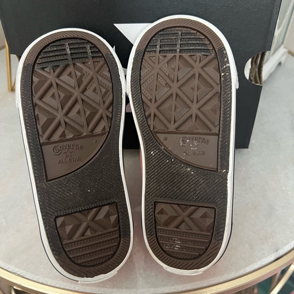 Converse Velcro Tongue Coral Slip On, toddler size 8 - Picture 3 of 4